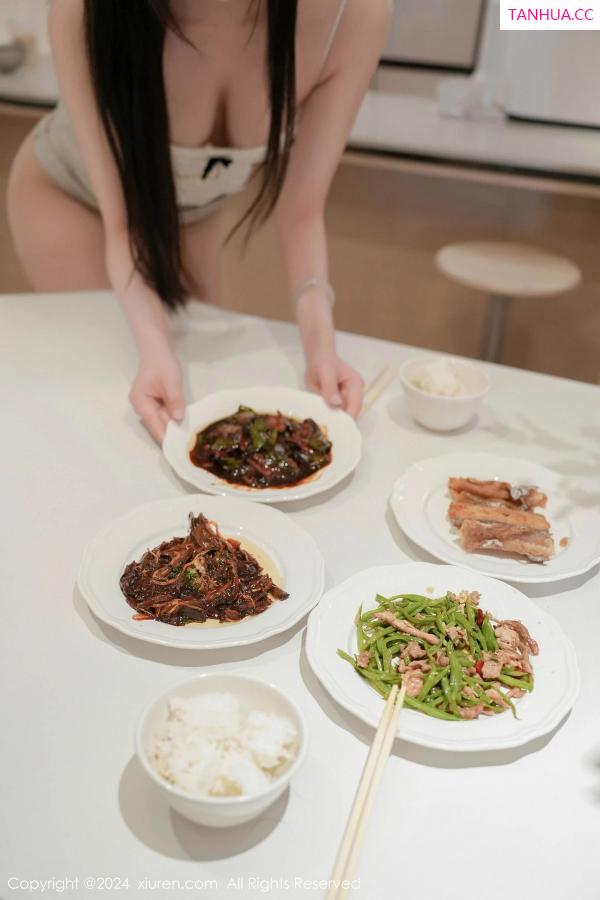   [XiuRen]高清写真图 2024.05.17 No.8557 晚苏susu 丝袜美腿第77张图片